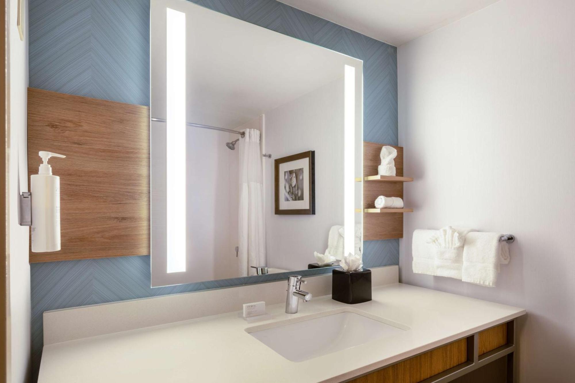 Kamer met Kingsize Bed
