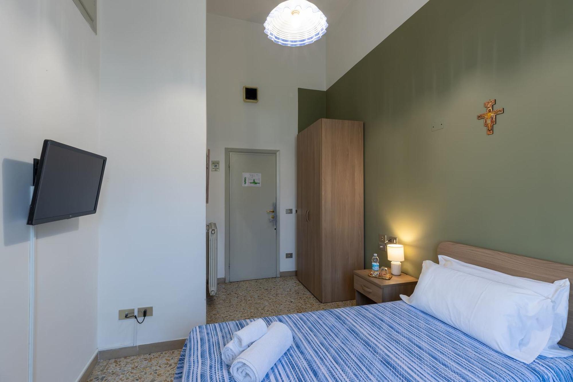 Standard Single Room with Shower