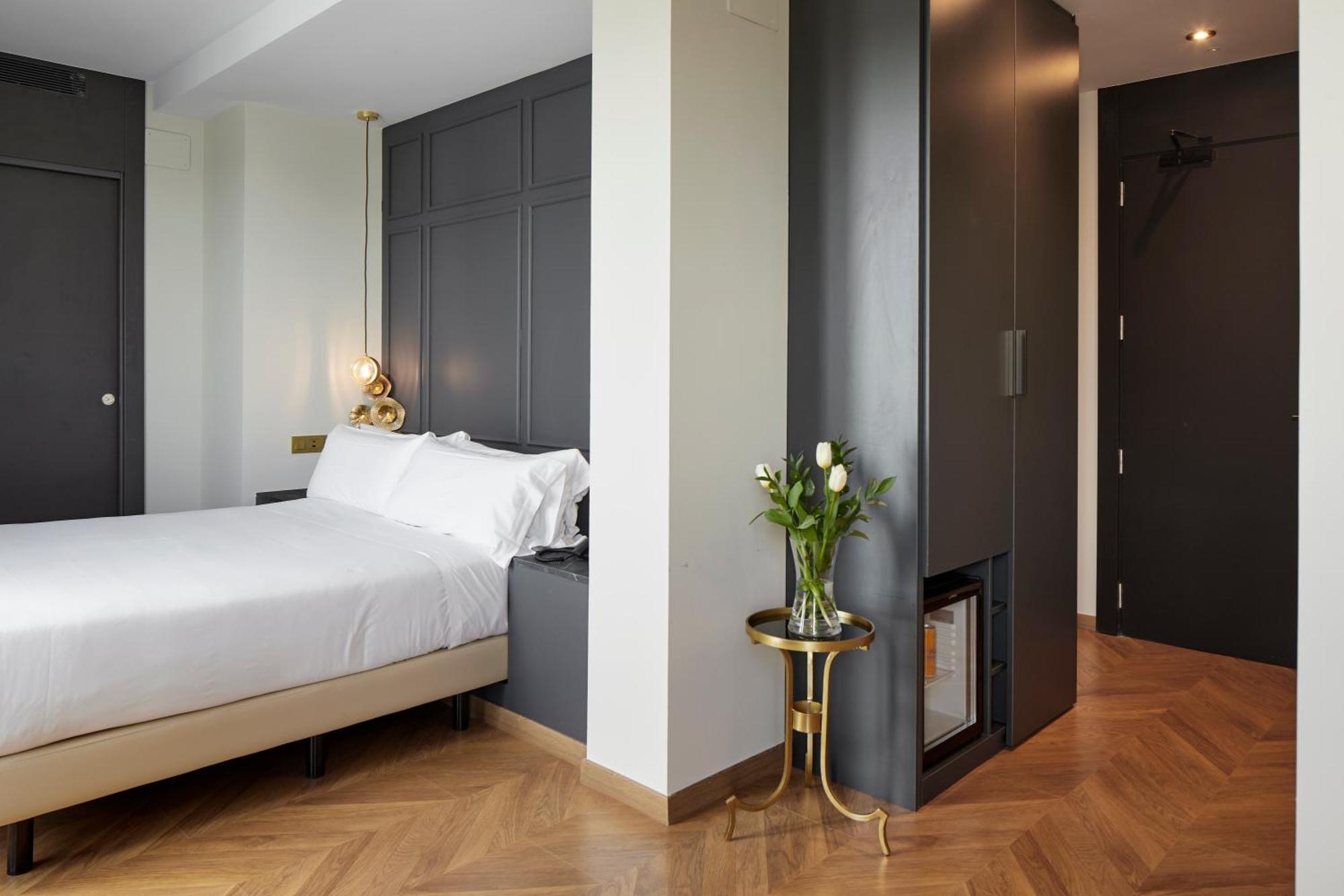 Suite with Terrace,1559135704:JPEG