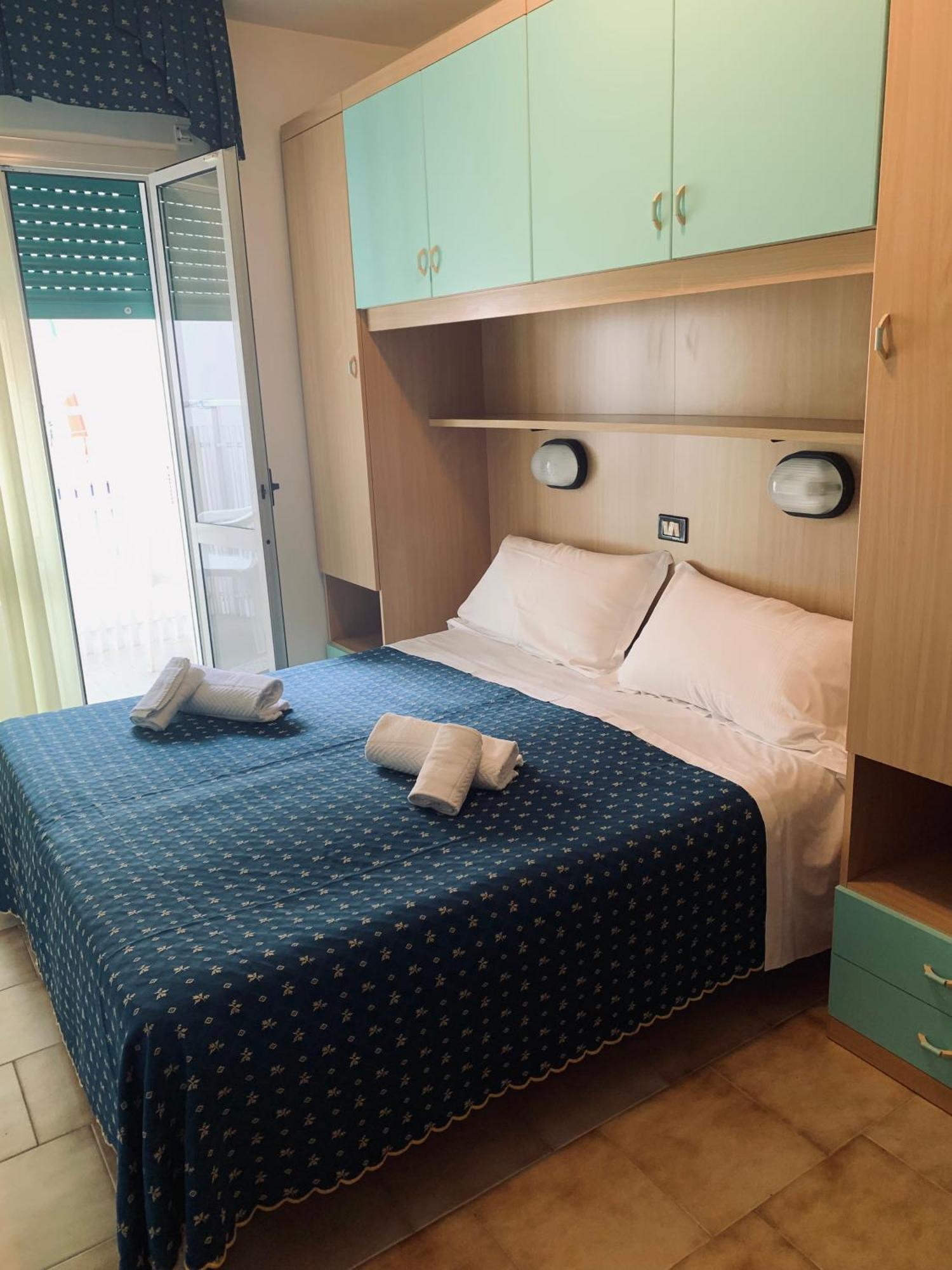 Double or Twin Room,1559379169:JPEG