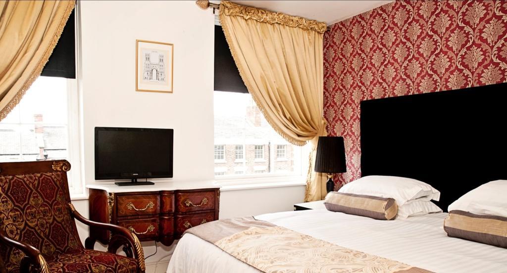 Deluxe Double or Twin Room