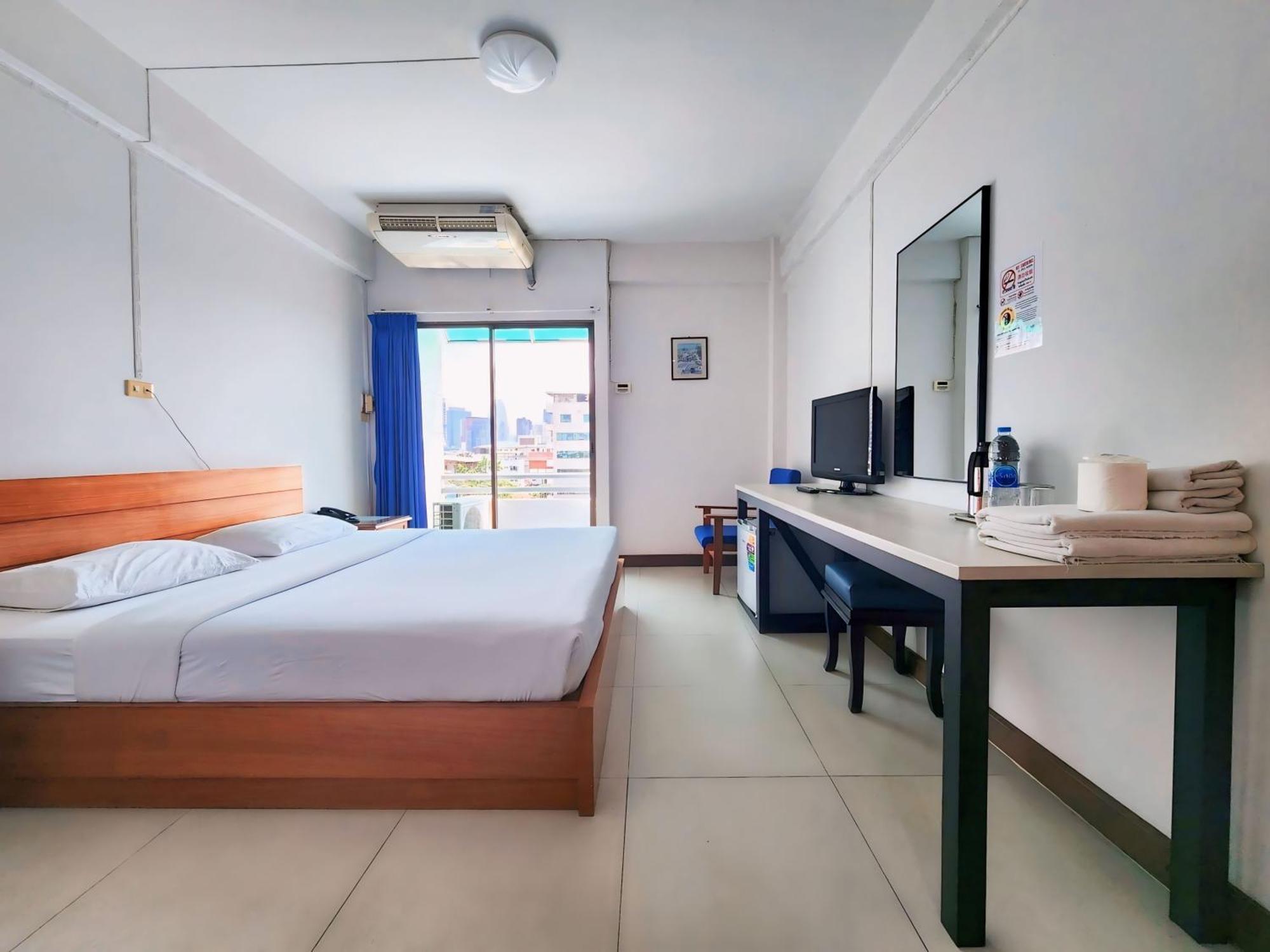Deluxe King Room,1569220997:JPEG