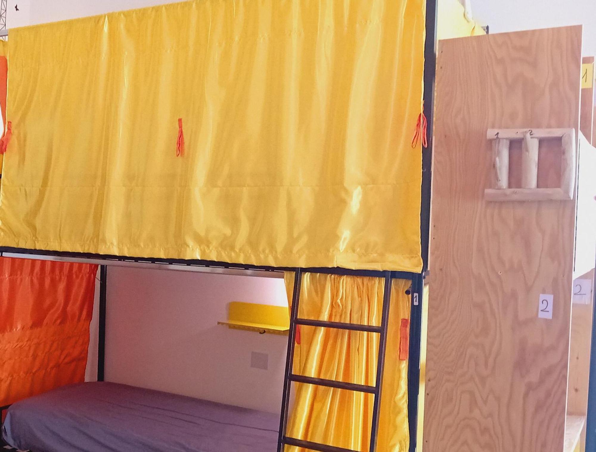 Bed 6-Bed Dormitory Room