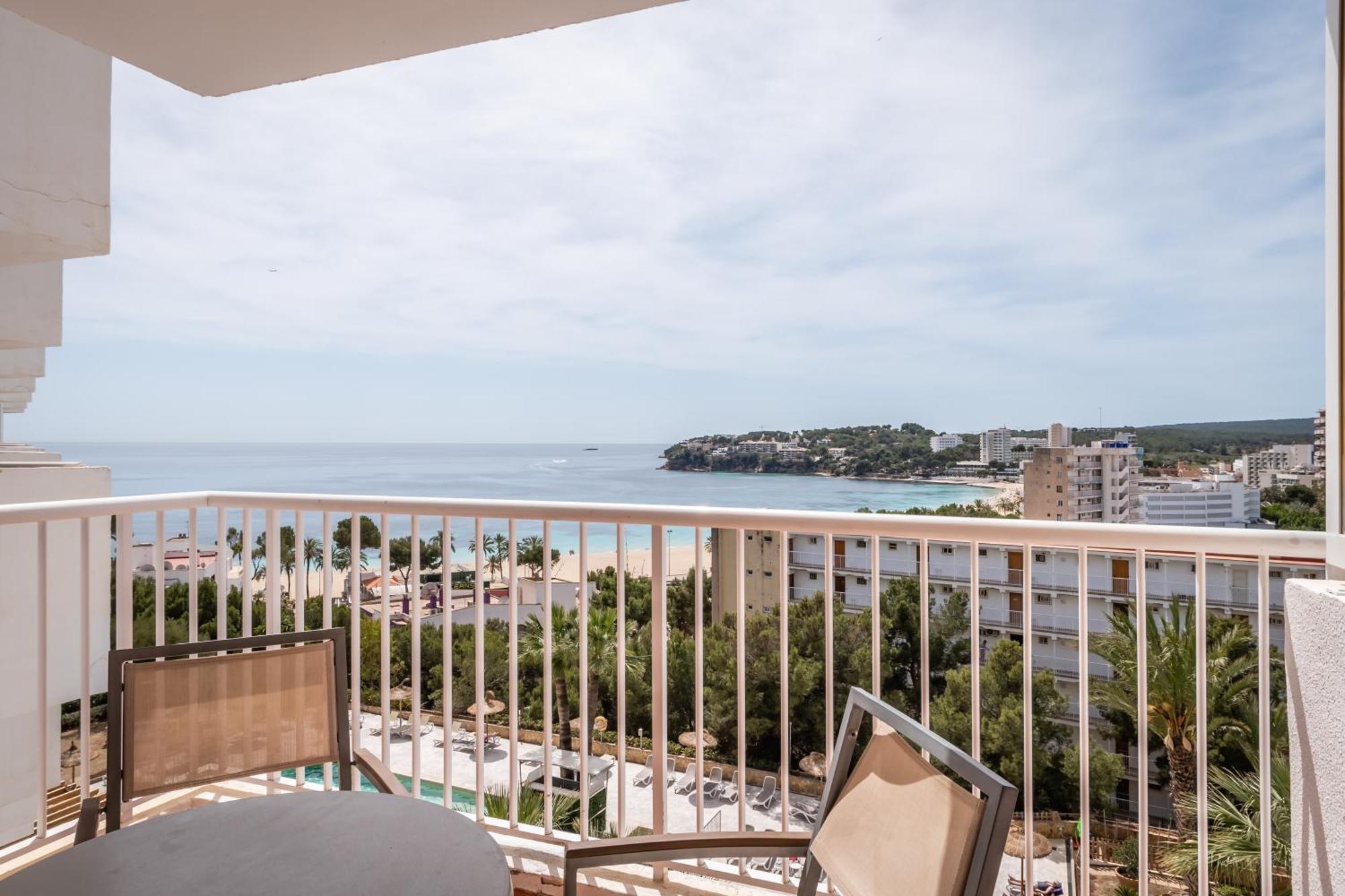 Premium One-Bedroom Apartment Sea View
