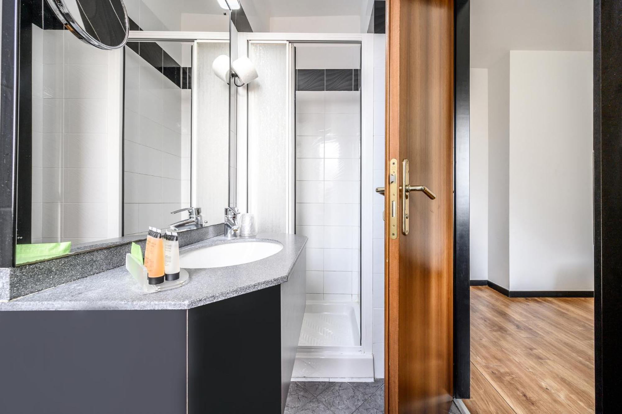 Quarto com 2 Camas de Solteiro