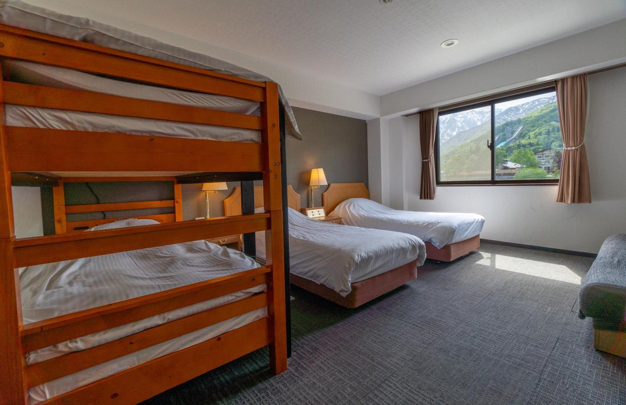 Quadruple Room with Mountain View