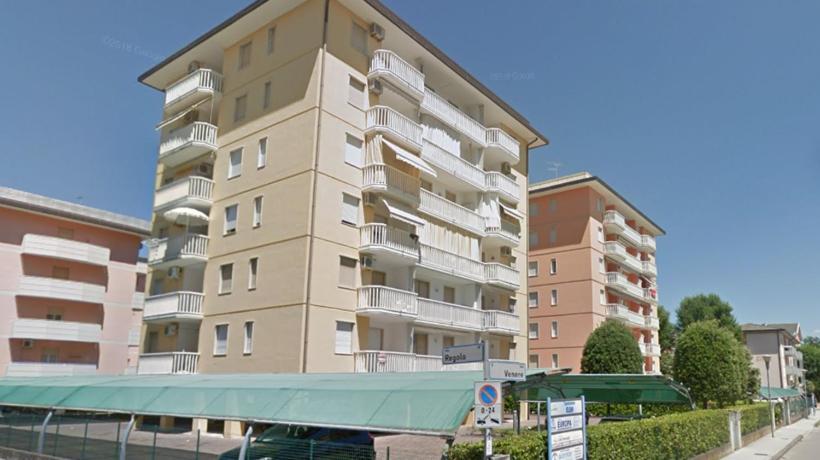 Appartement met 2 Slaapkamers, Balkon en Uitzicht op Zee