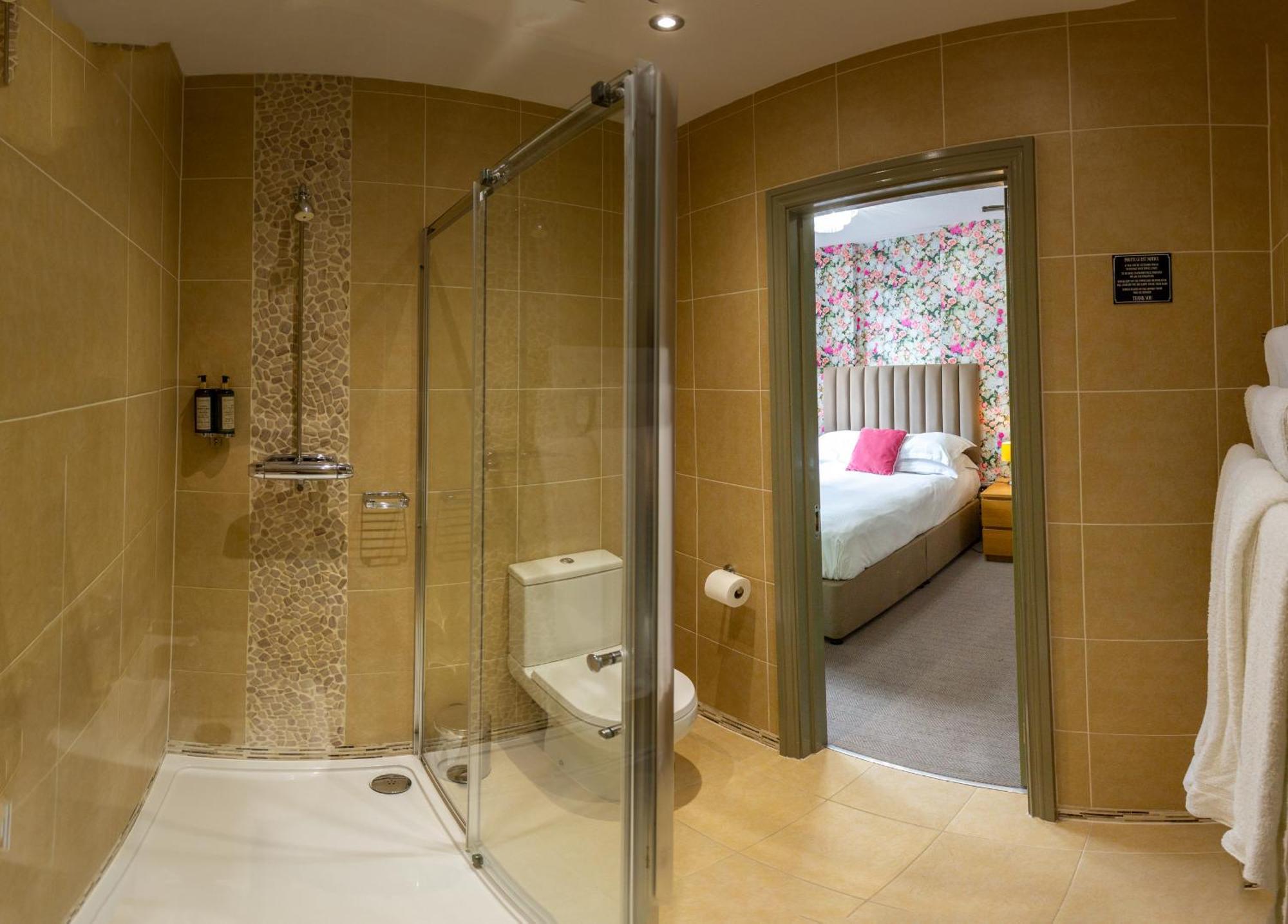 Classic Triple Room,1593788941:JPEG
