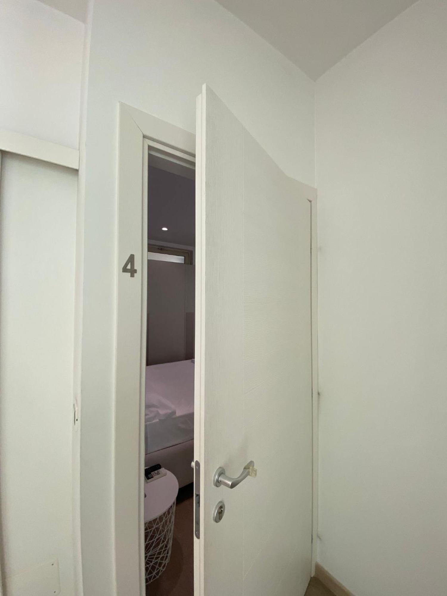 Suite,1592289992:JPEG