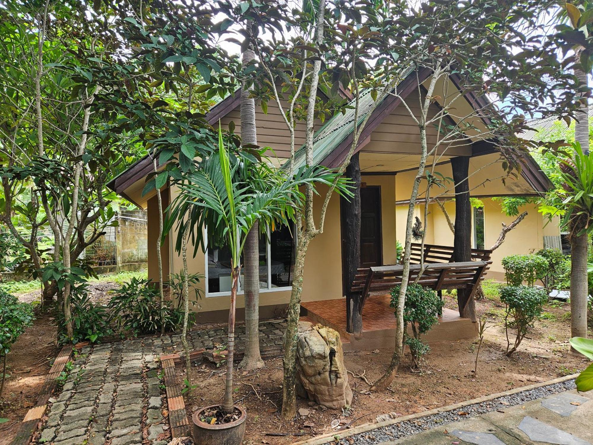 Deluxe Double or Twin Room Garden View