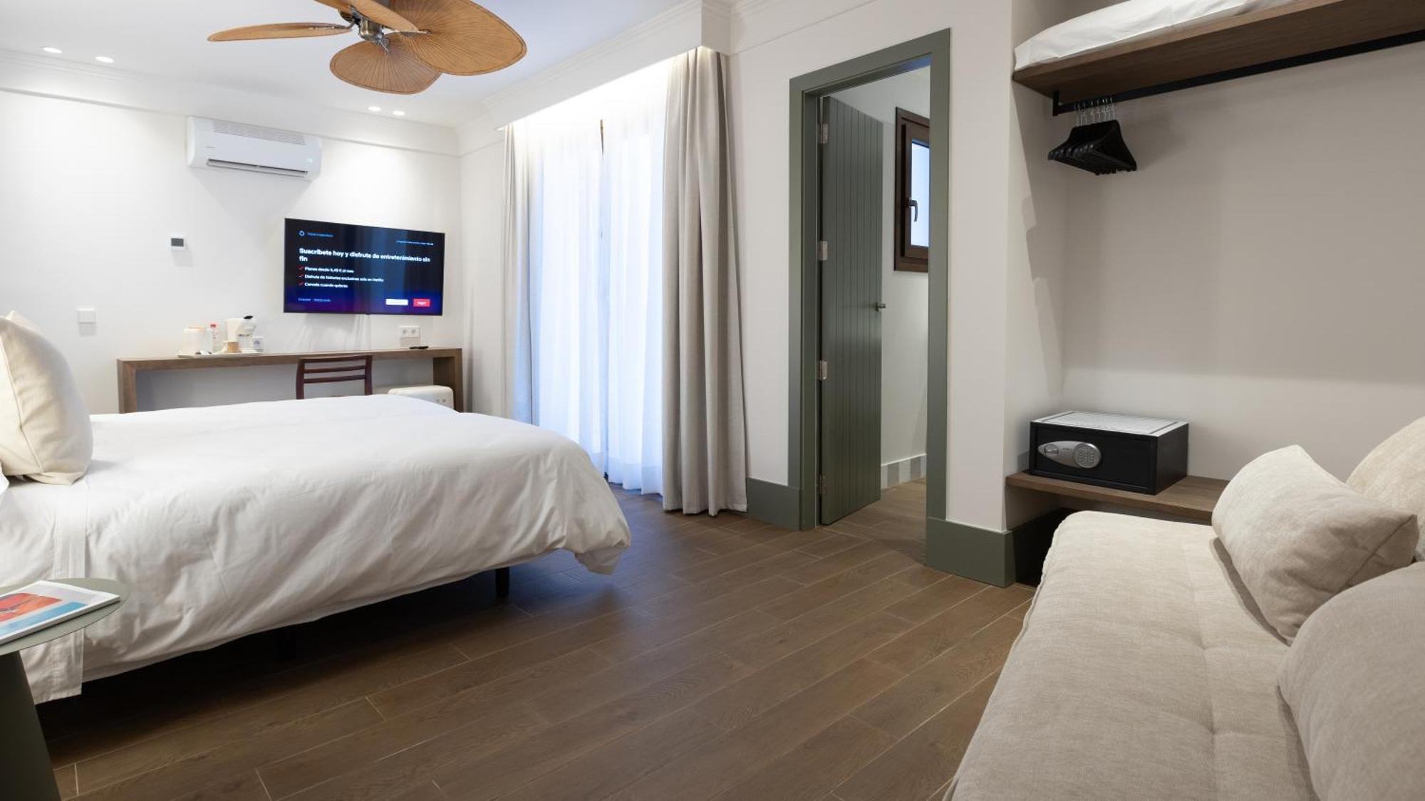 Triple Room
