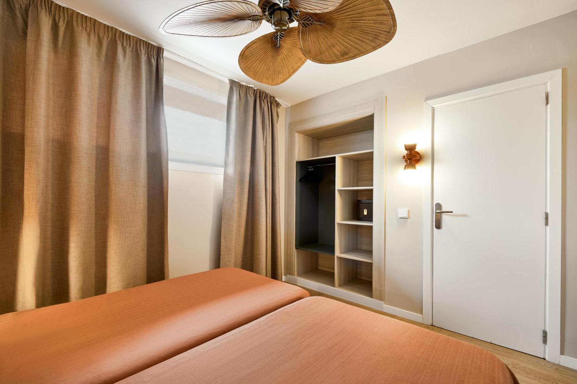 Suite with Mountain View and Unlimited Brunch  (2 Adults + 2 Children),1605541413:JPEG