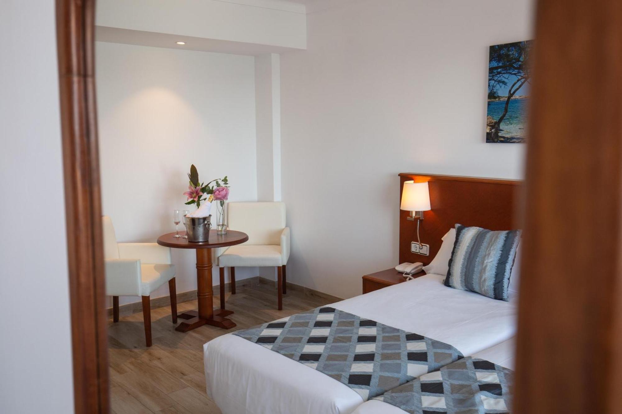 Superior Double or Twin Room with Sea View