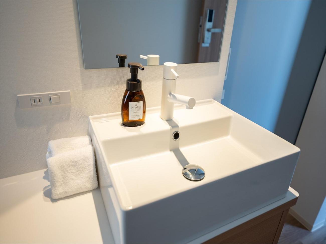 Superior Compact Twin Room Complimentary