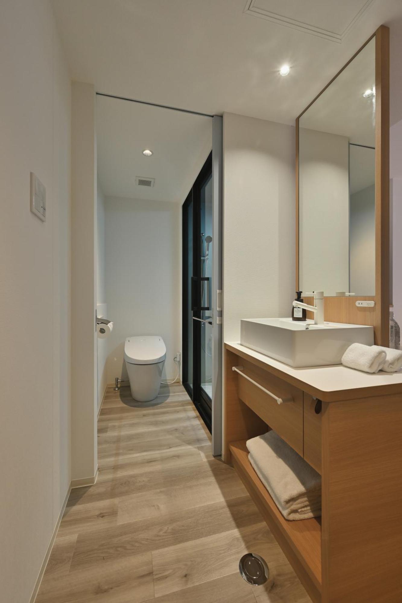 Superior Compact Twin Room Complimentary