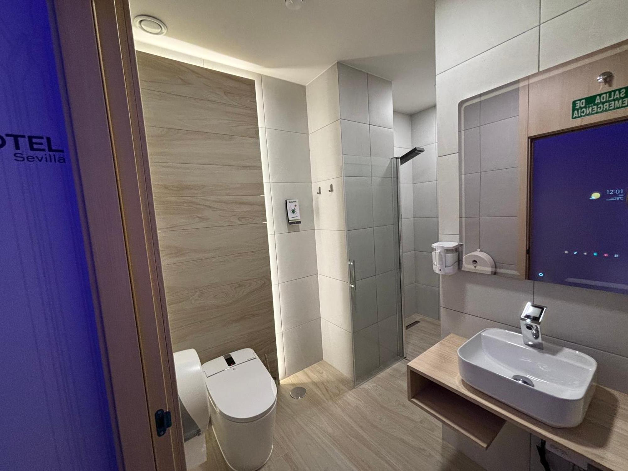 Capsule Deluxe Double Room