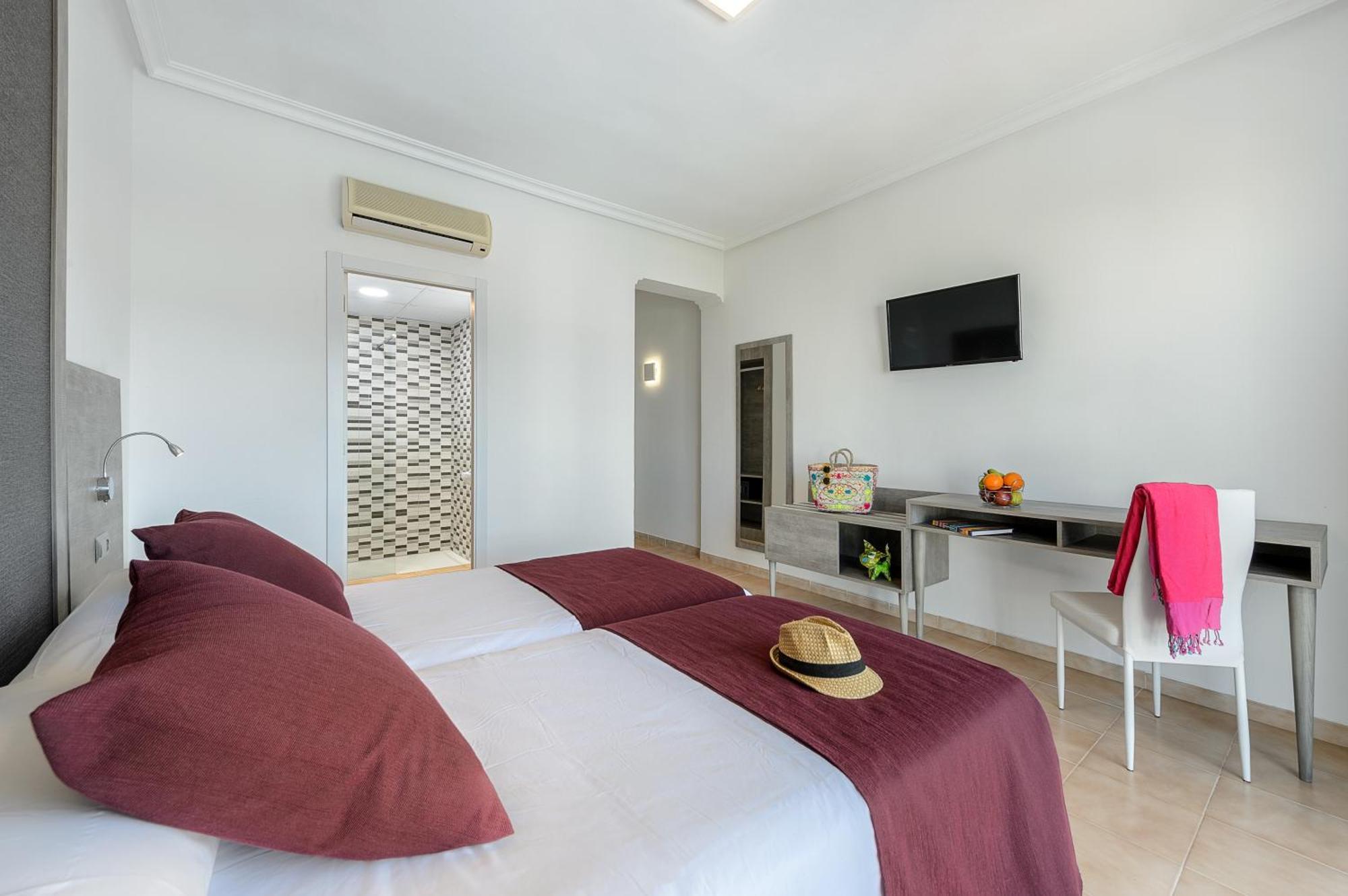 Twin Room Terrace Pool View