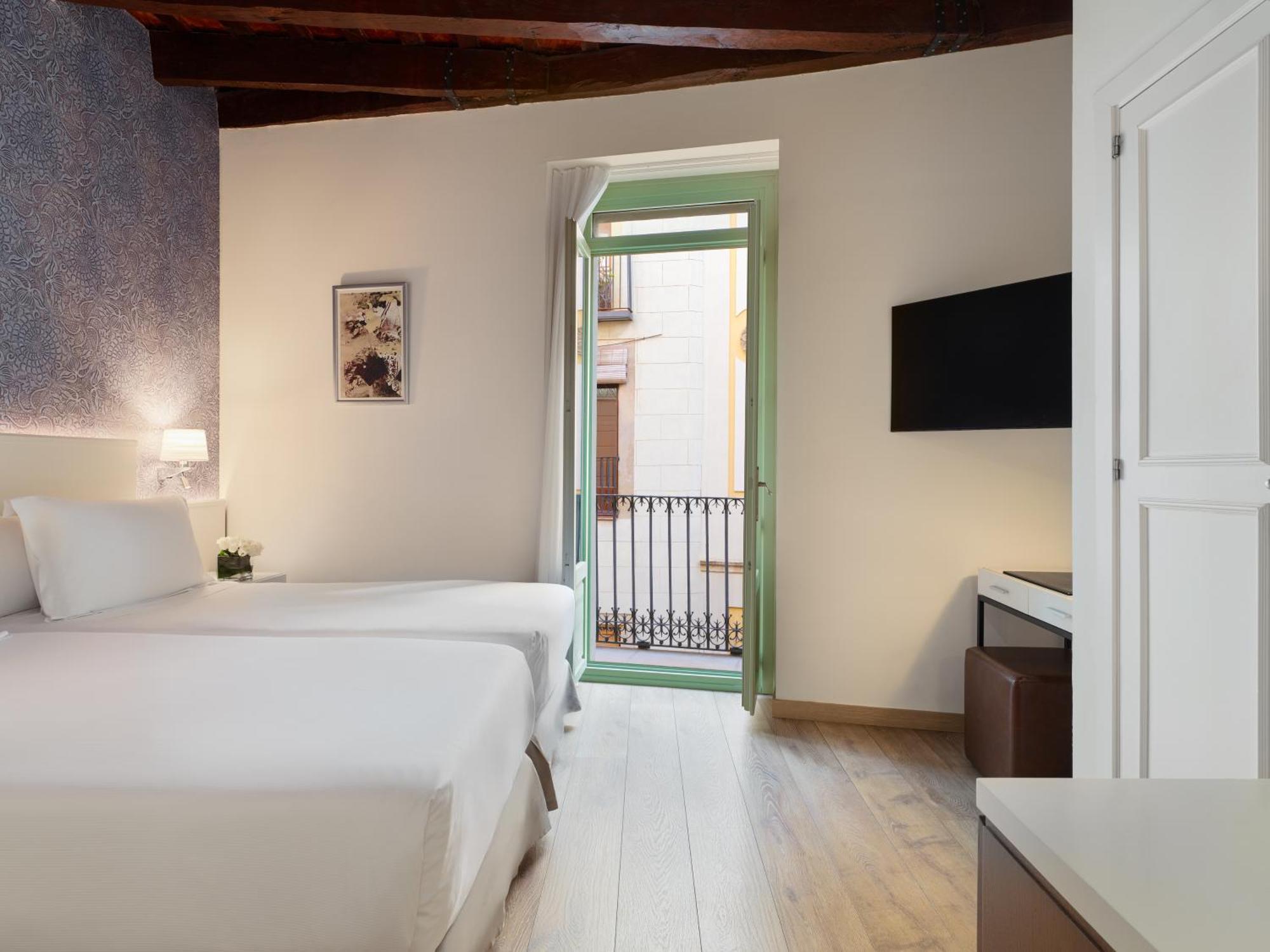 Classic Double or Twin Room Balcony
