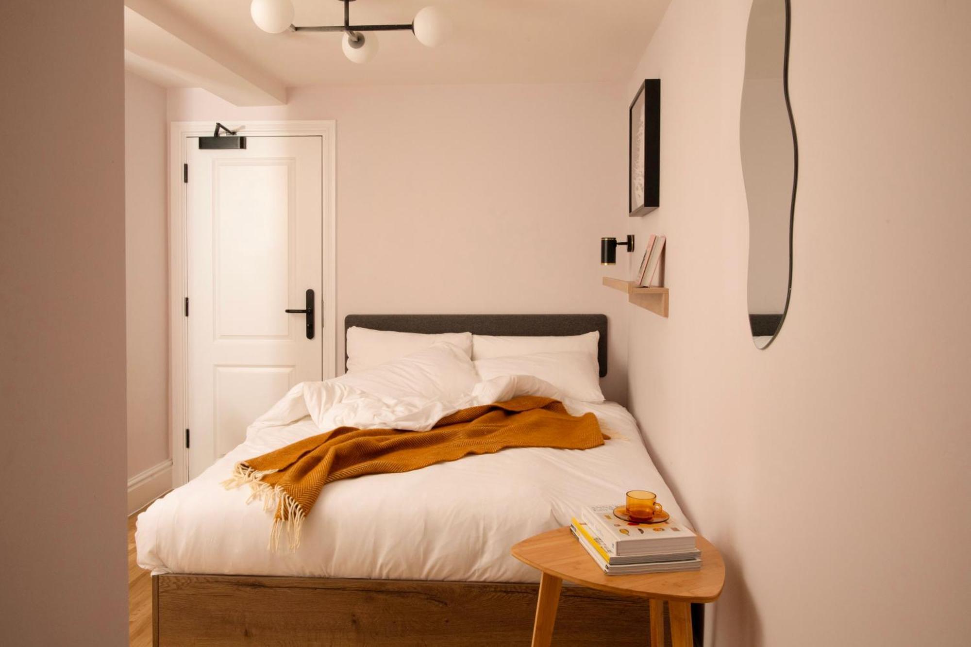 Compact Room Lower Ground