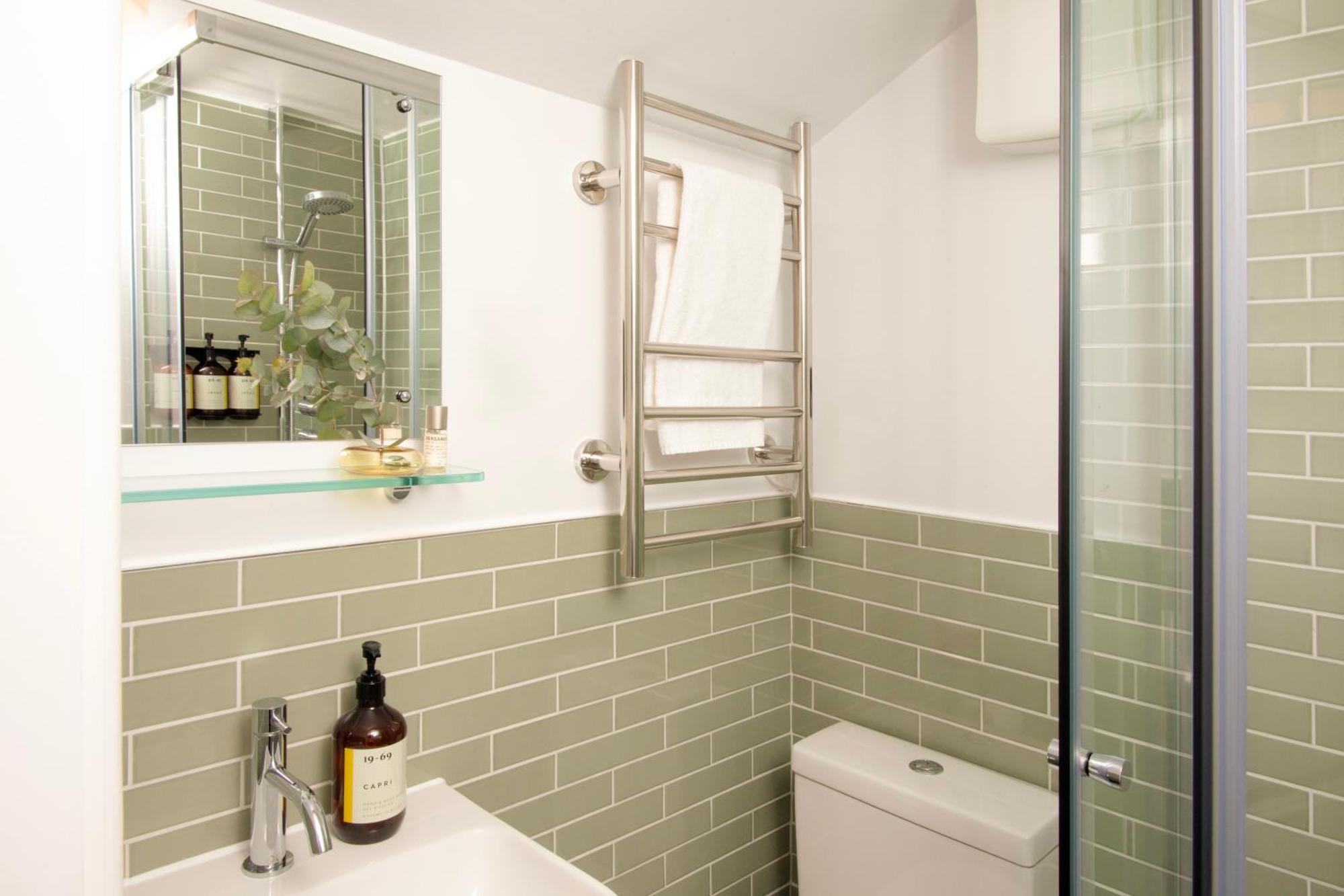 Compact Room Lower Ground