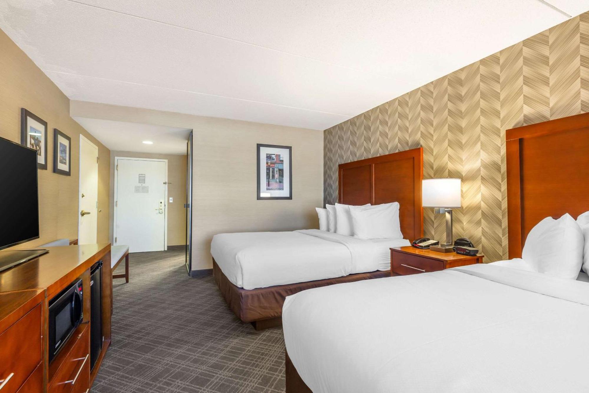 Queen Room Two Queen Beds