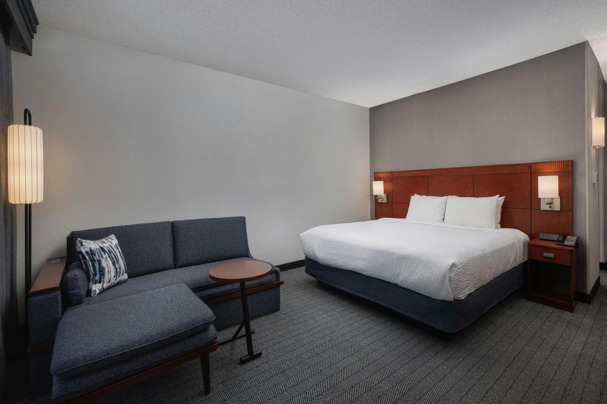 Kamer met Kingsize Bed en Slaapbank
