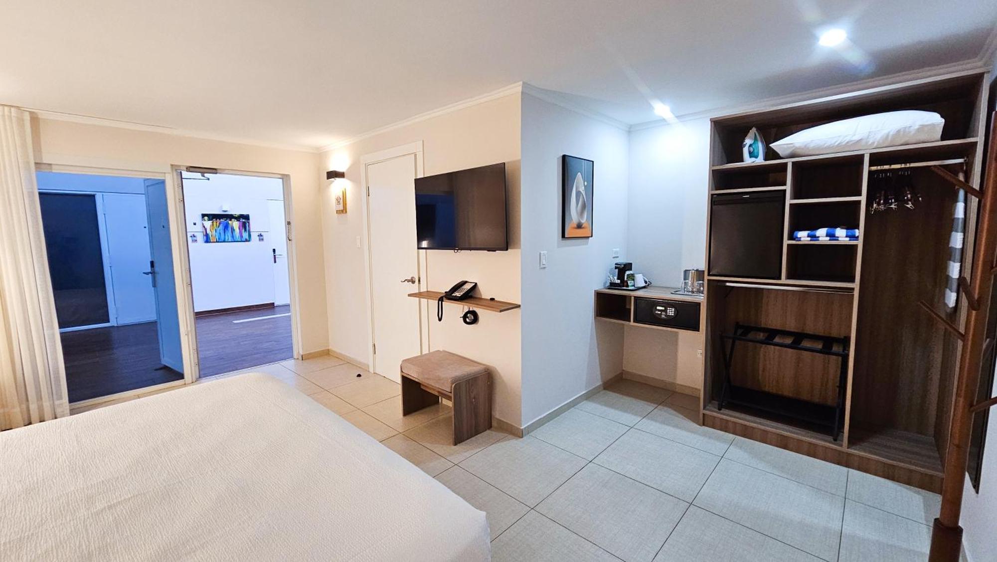 Kamer met kingsize bed en slaapbank - Alleen volwassenen/rookvrij