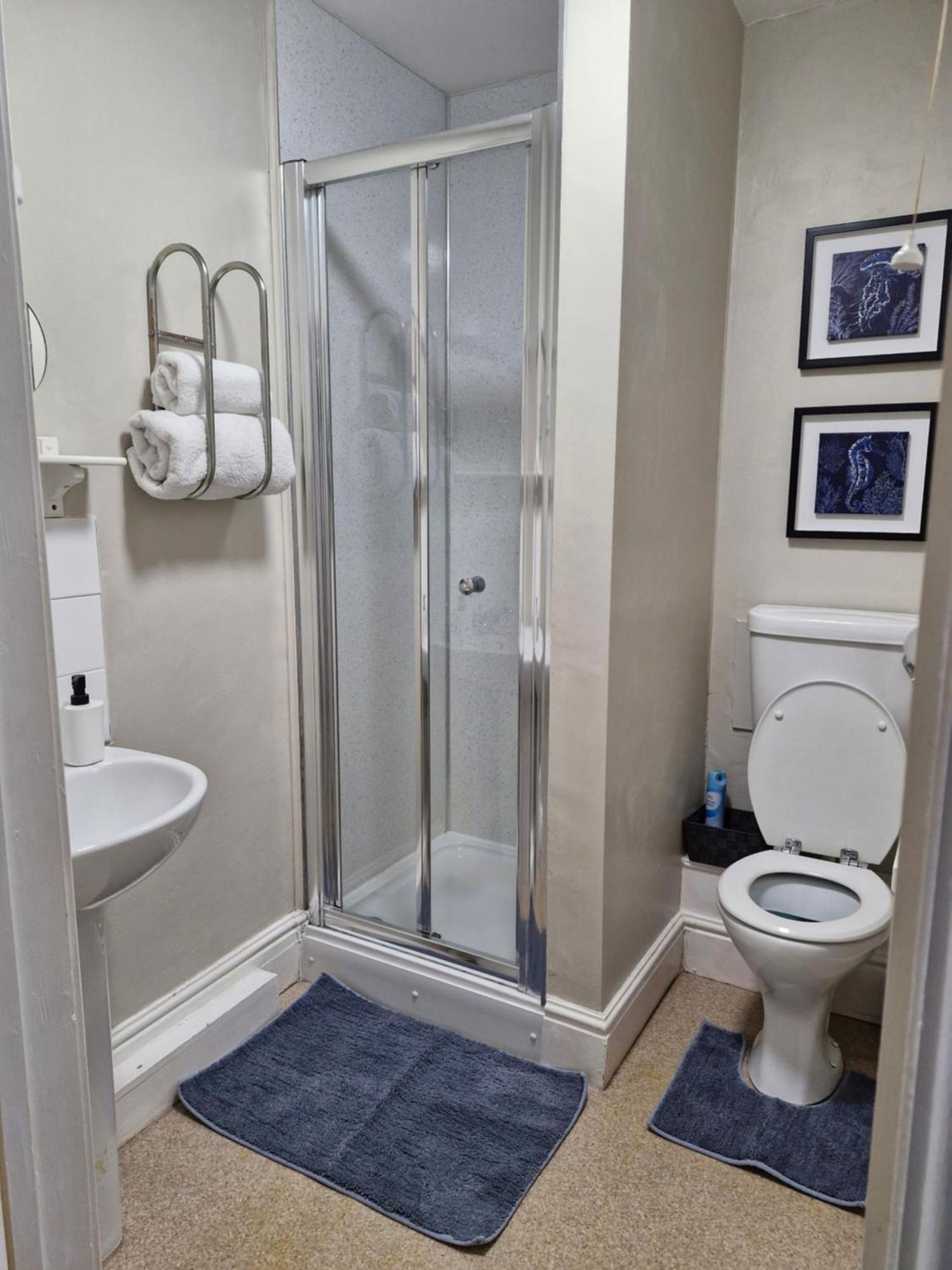Single Room Private Bathroom