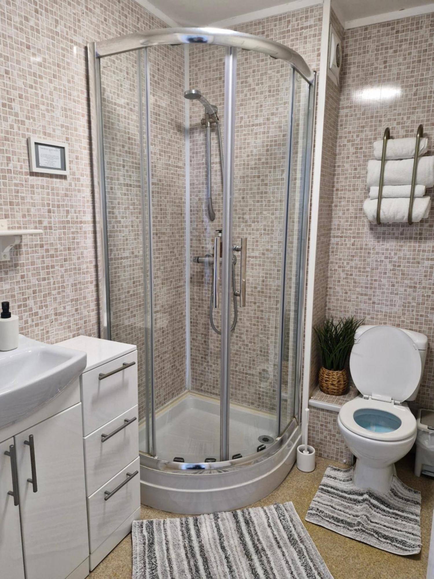 Triple Room Private Bathroom