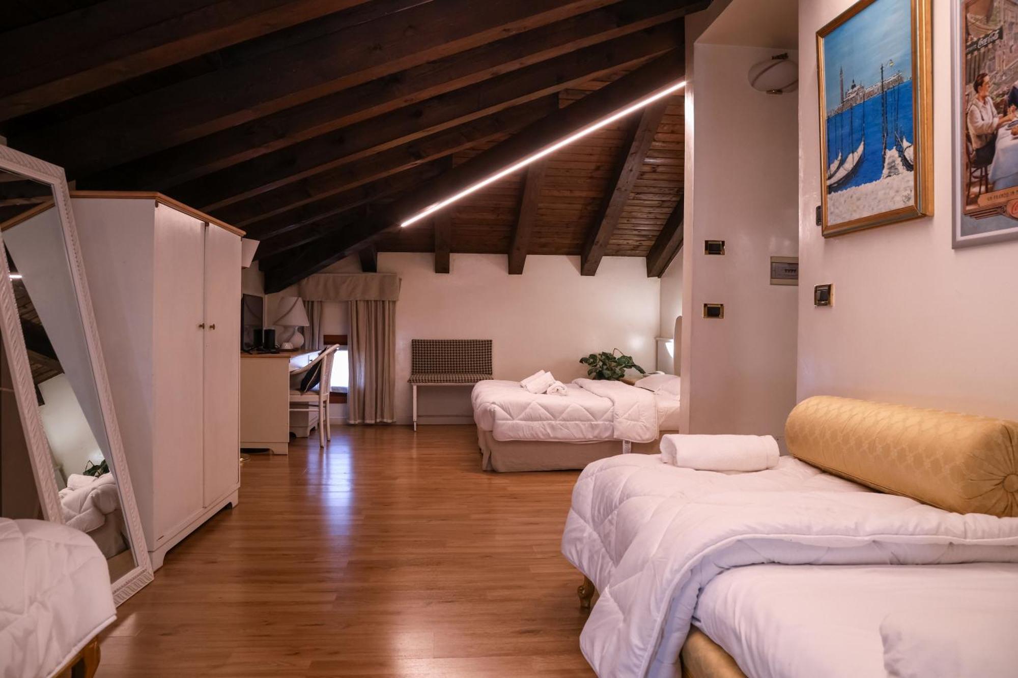 Comfort Quadruple Room