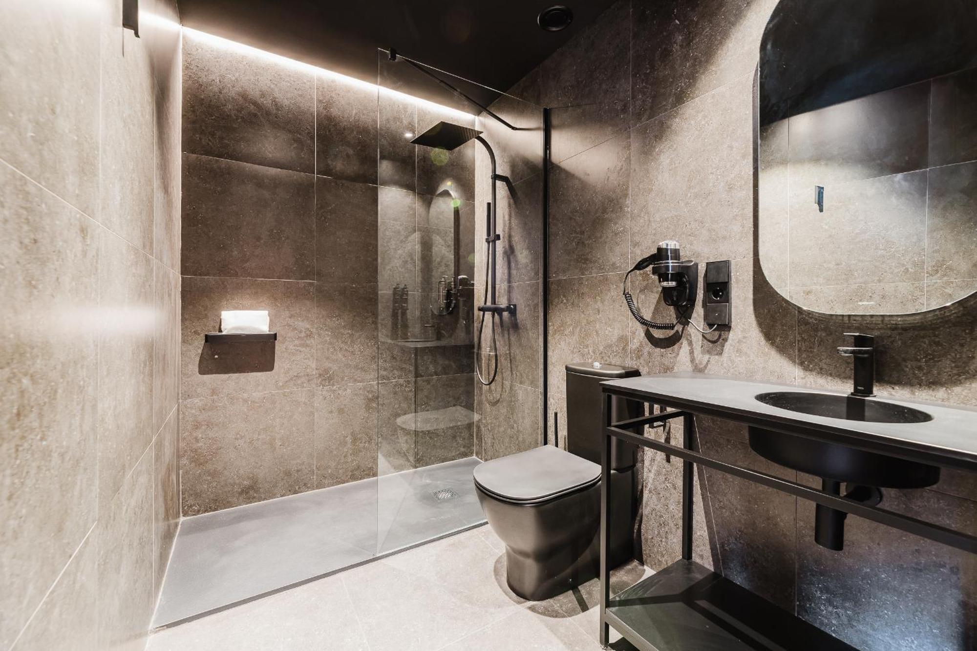 Superior Double Room with Balcony,1652153843:JPEG