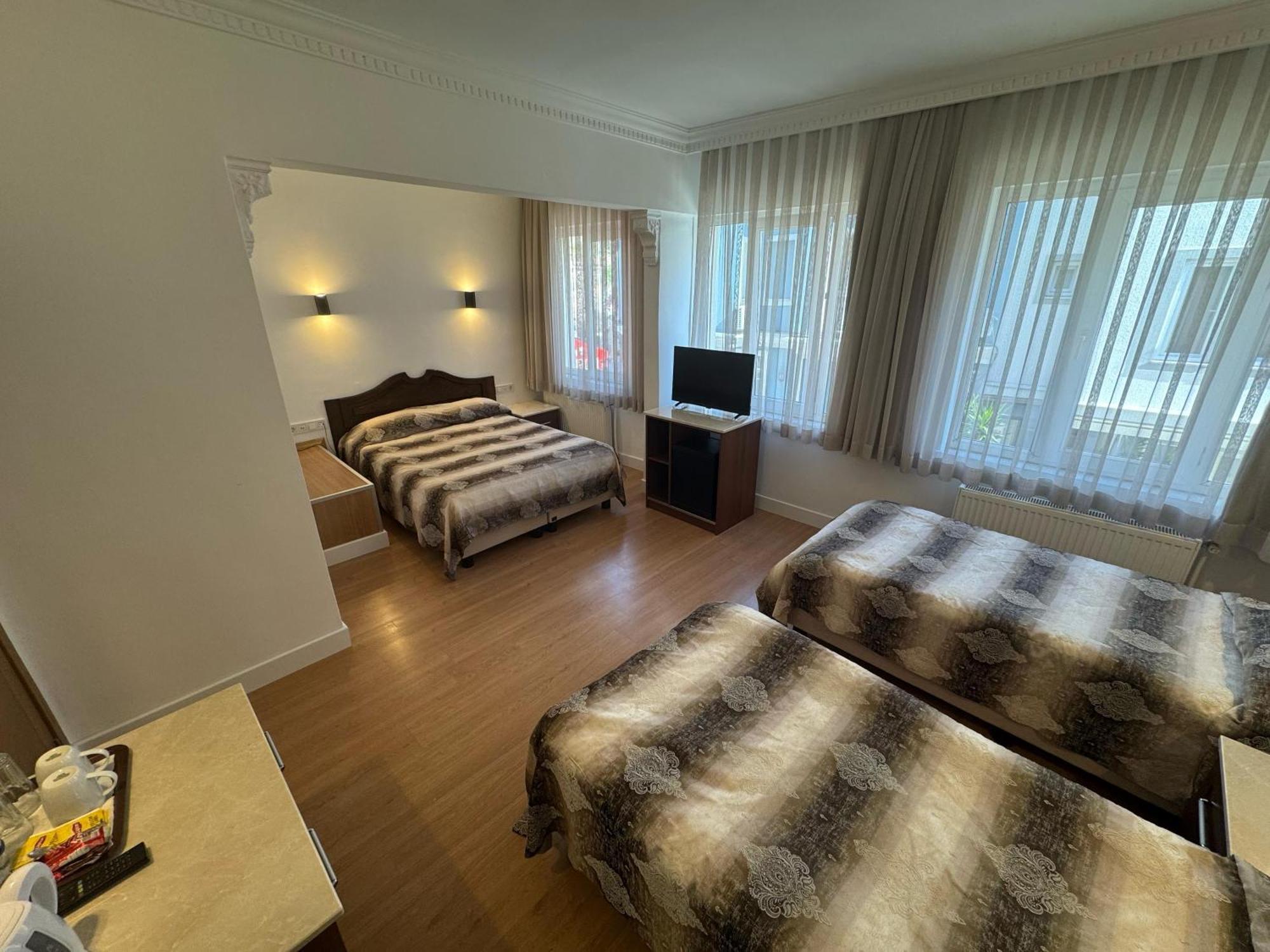 Triple Room,1652773955:JPEG