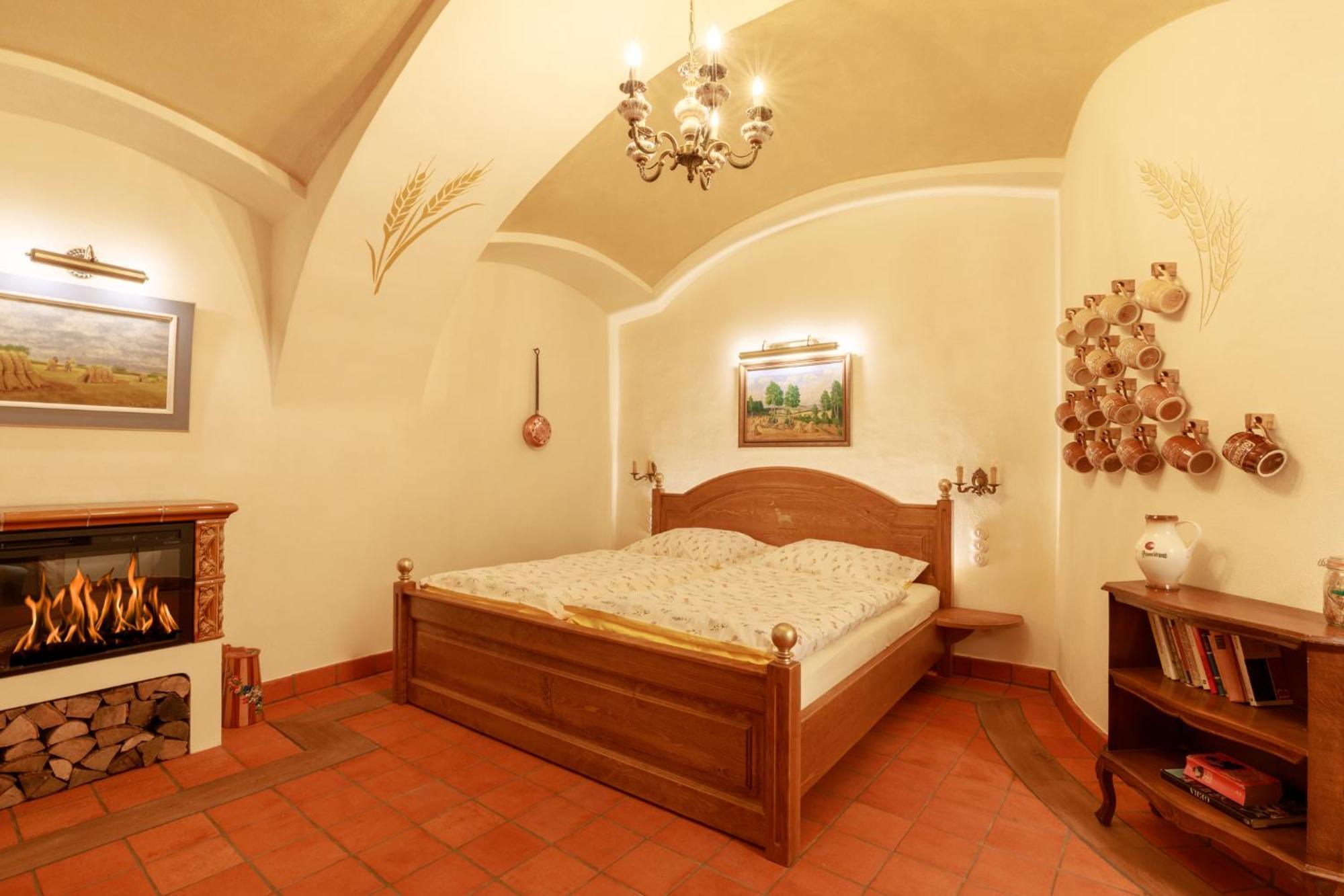 Double Room,1656048288:JPEG