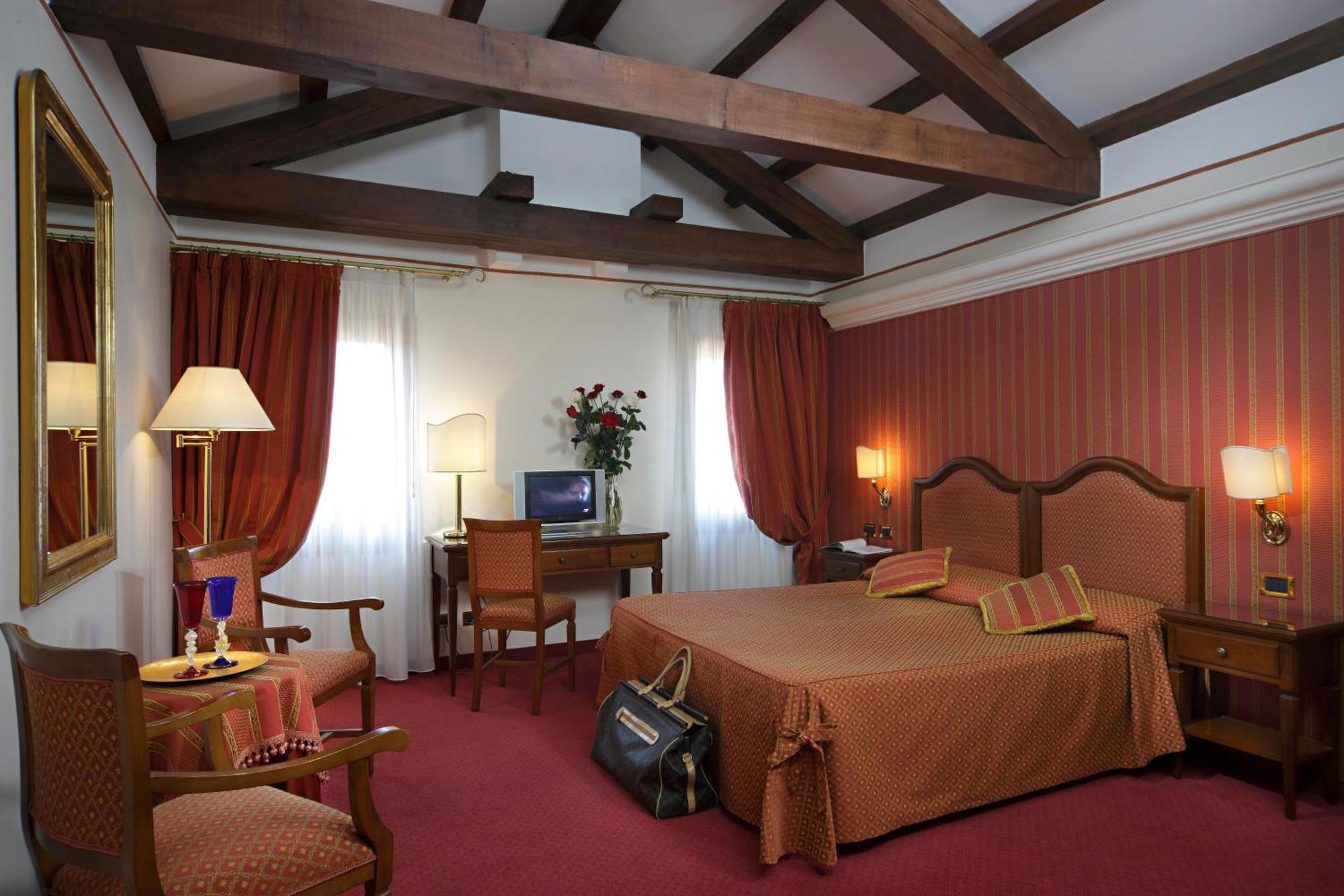 Junior Suite,1687449366:JPEG