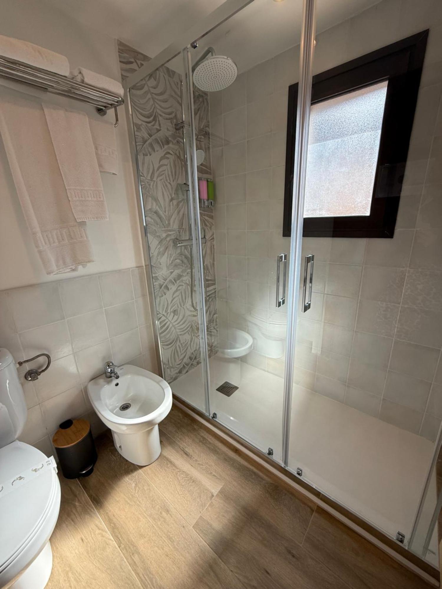 Quarto com 2 Camas de Solteiro e Varanda