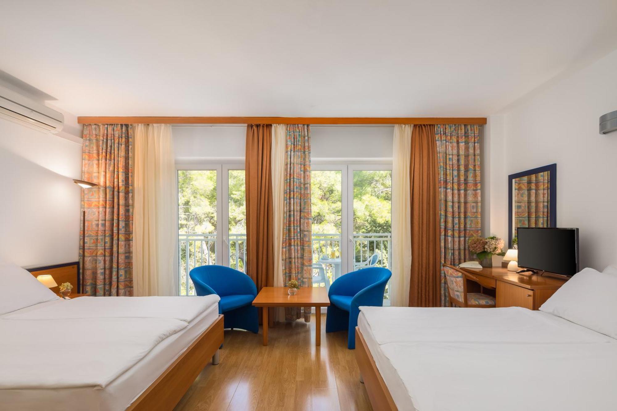 Comfort Family Room with Balcony,1659460531:JPEG
