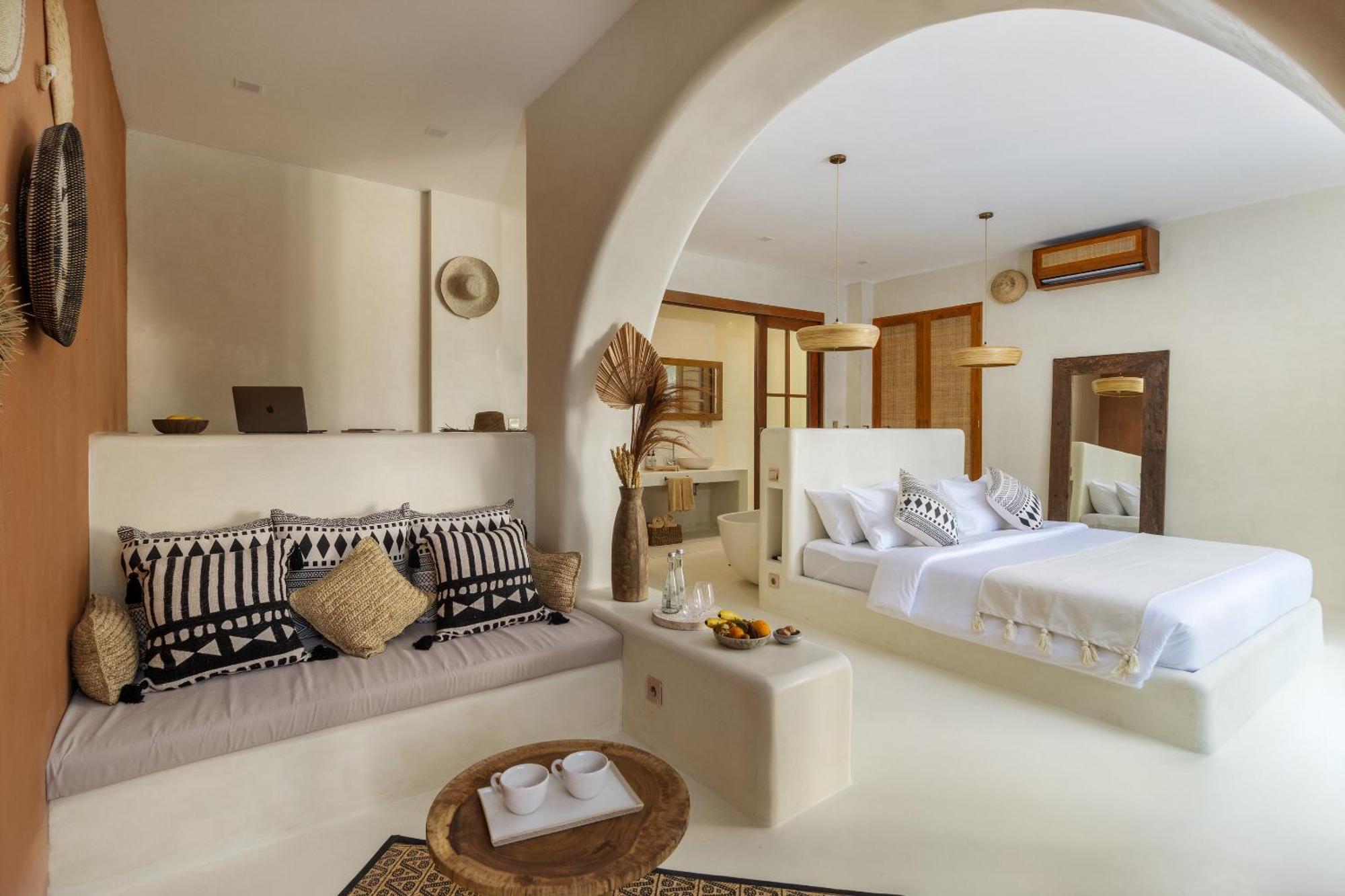 Suite Pool View