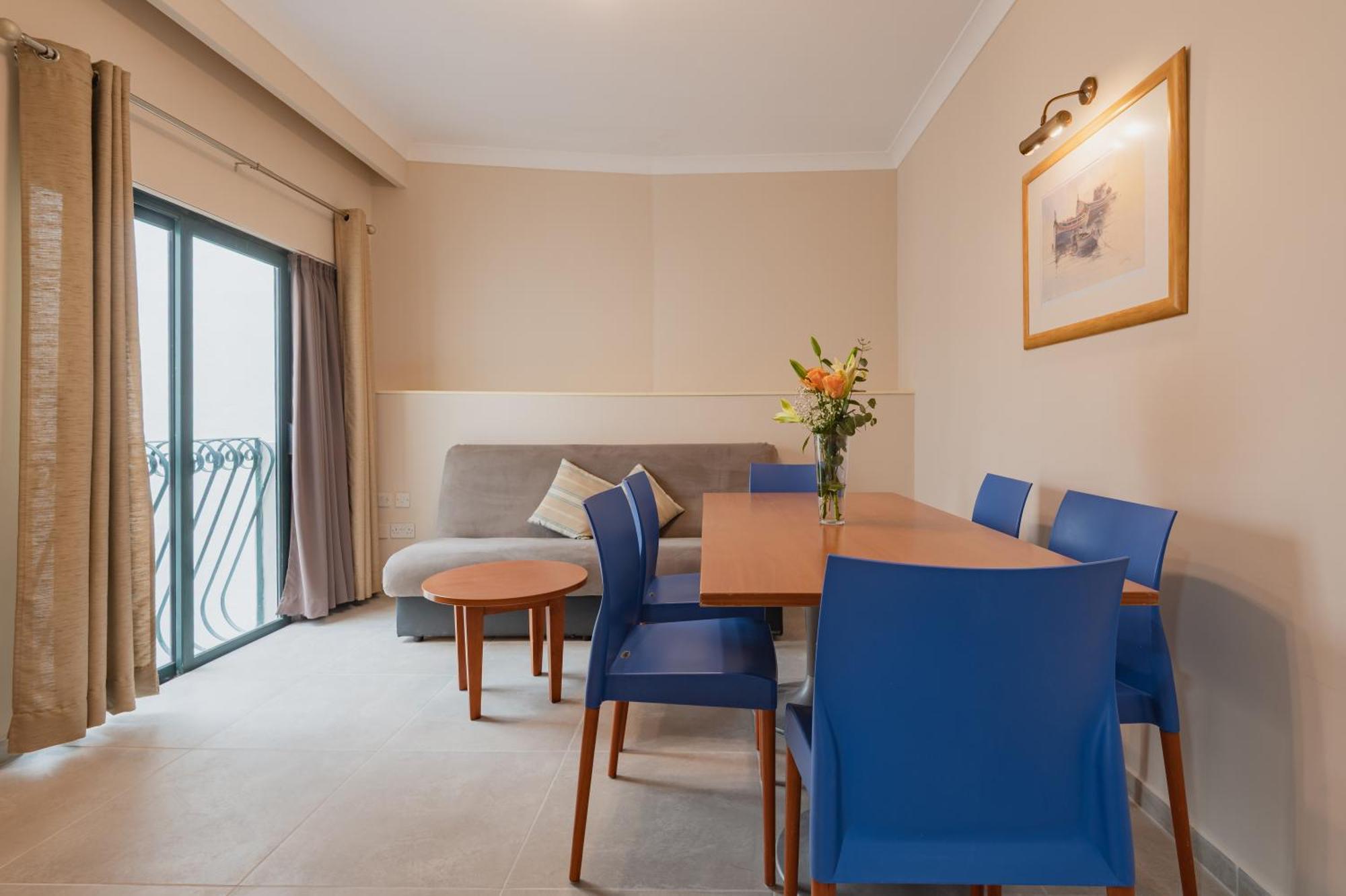 Appartement met Uitzicht op het Zwembad