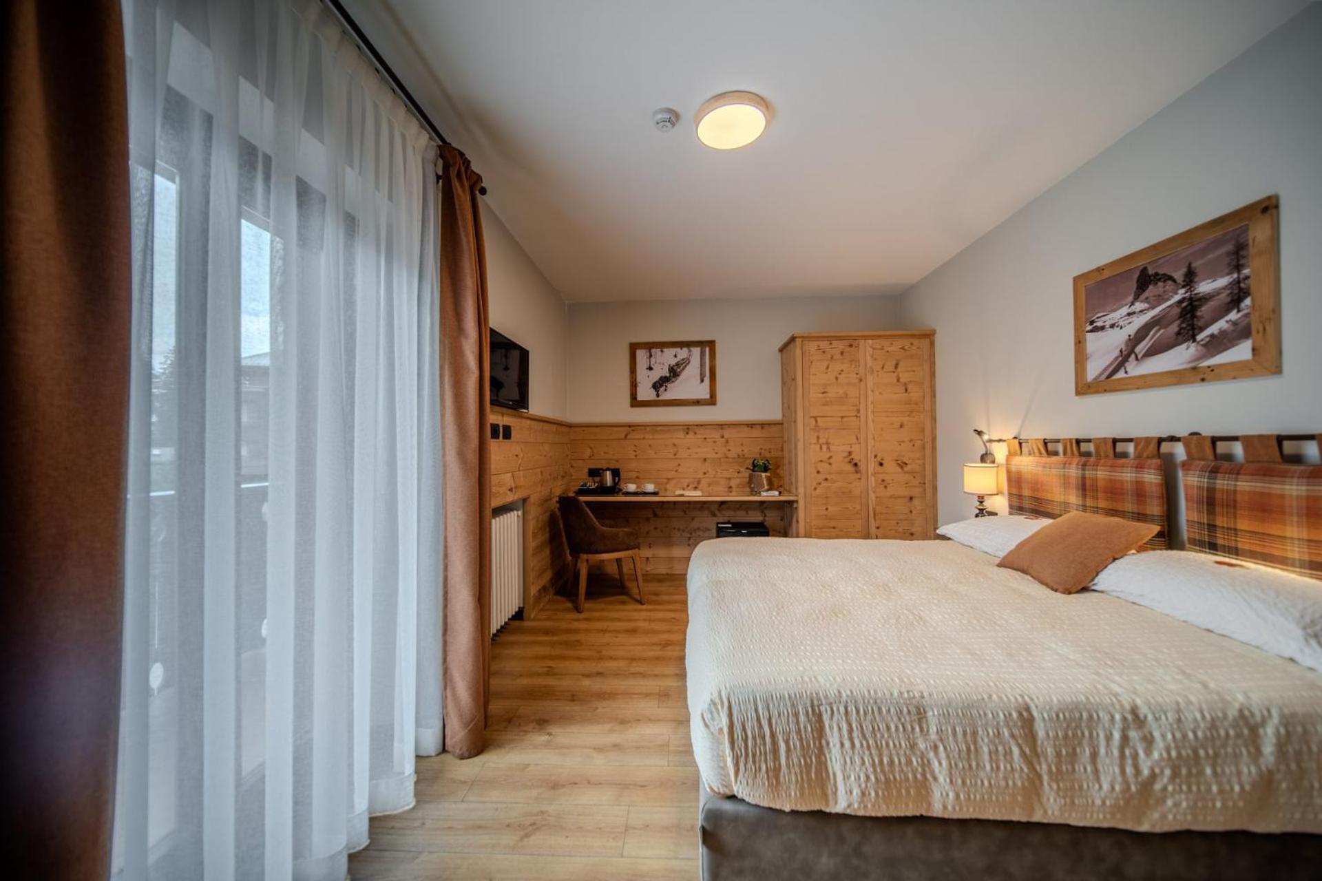 Double Room Mountain View
