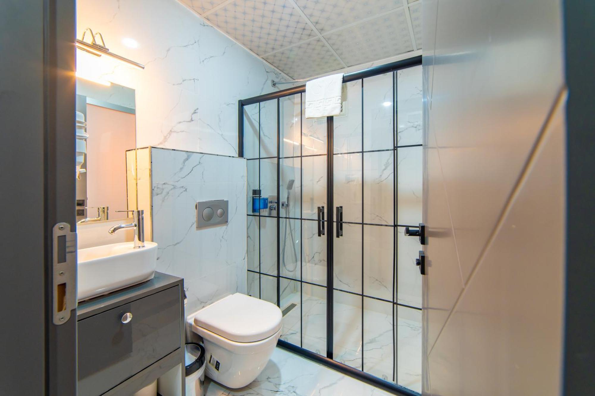 Economy Triple Room