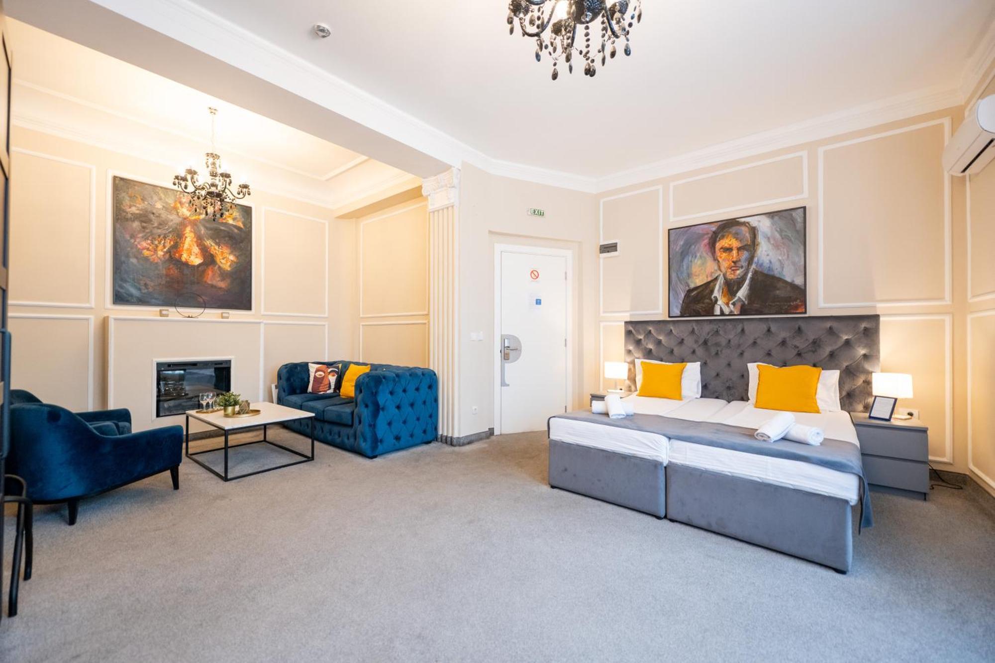Deluxe Suite with City View