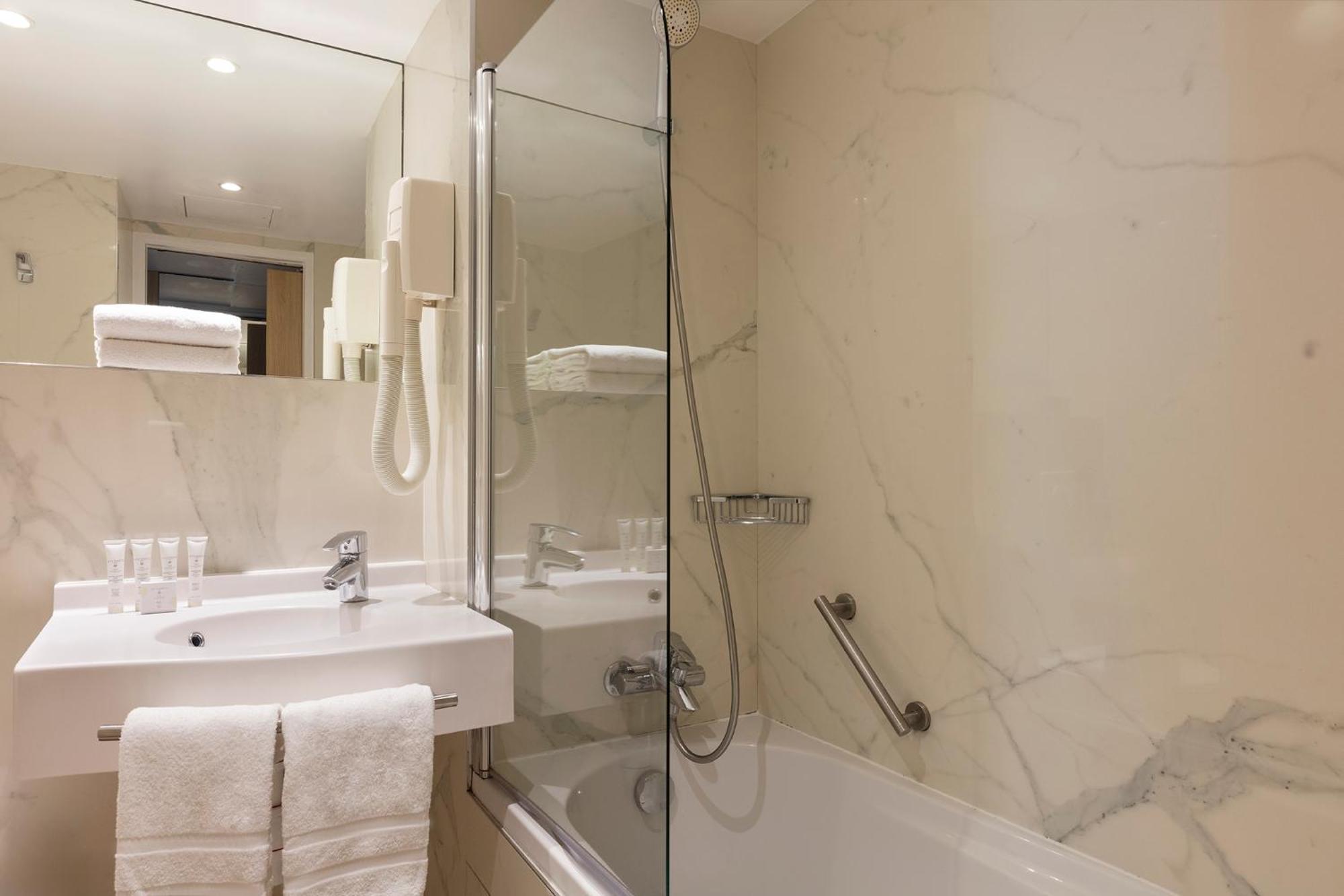 Double Room,1697225601:JPEG