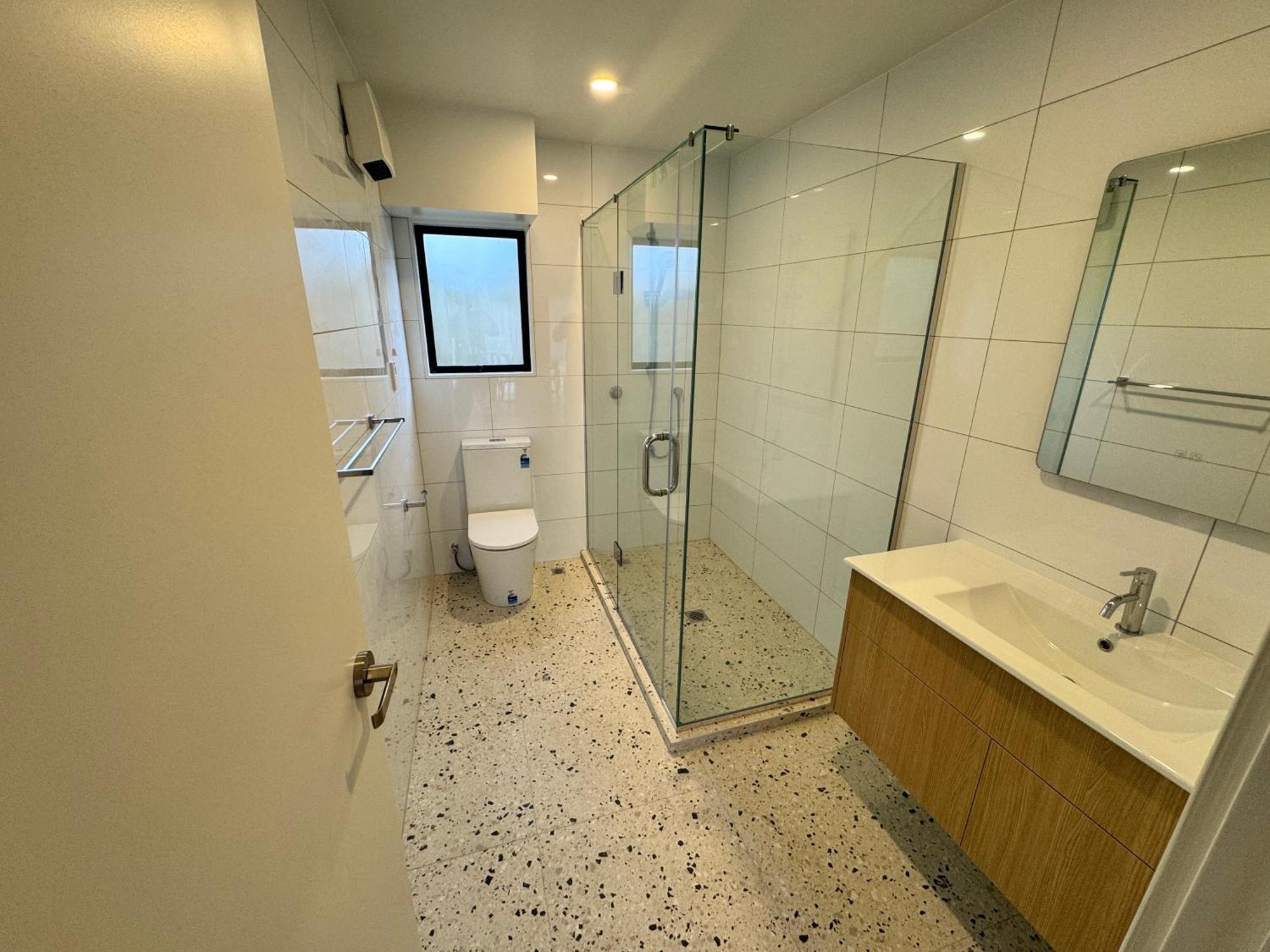 Deluxe One-Bedroom Apartment,1742880490:JPEG