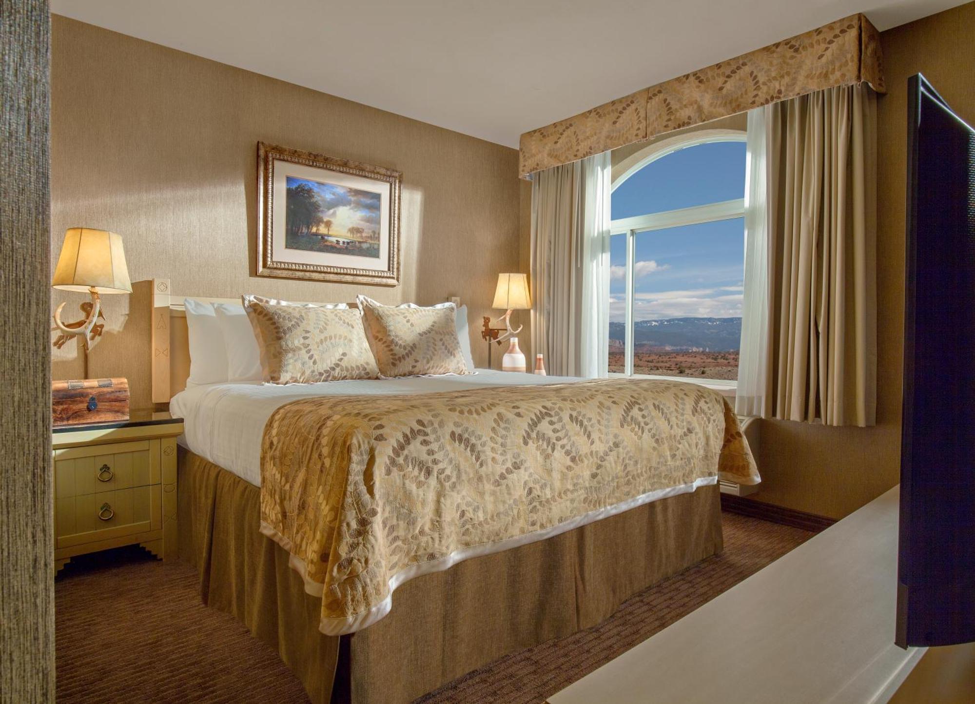 Superior King Suite Patio