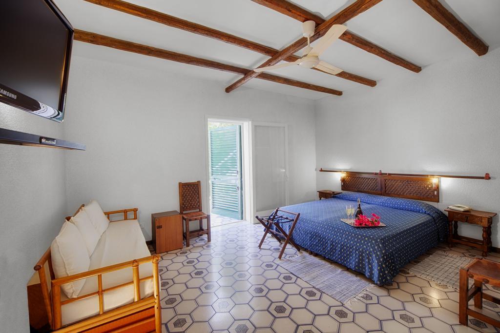 Double Room Garden View