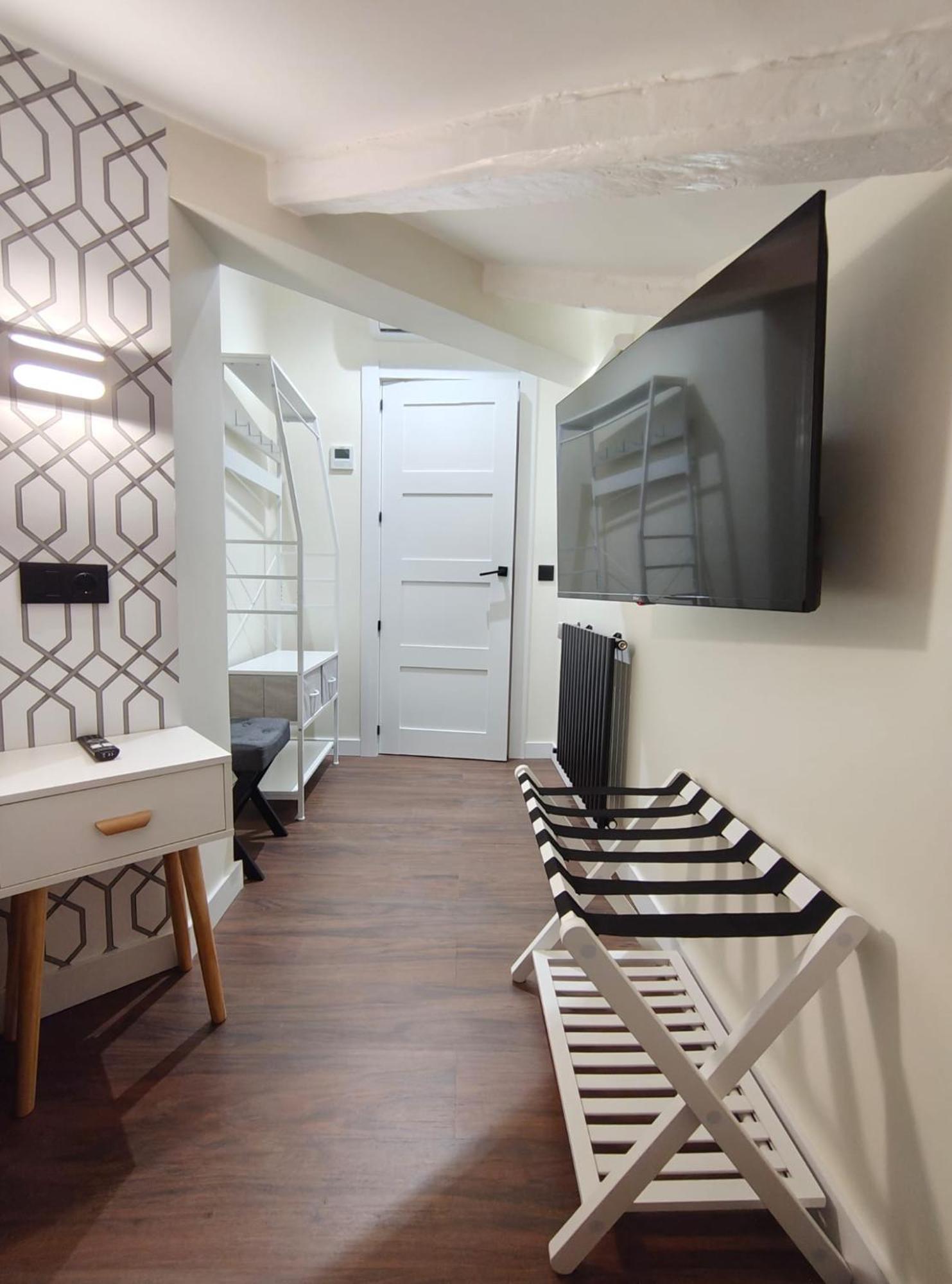Family Room Private Bathroom