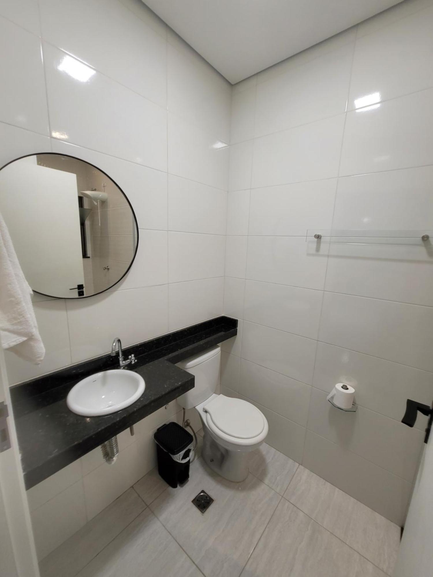 Apartamento de 2 Quartos com Varanda