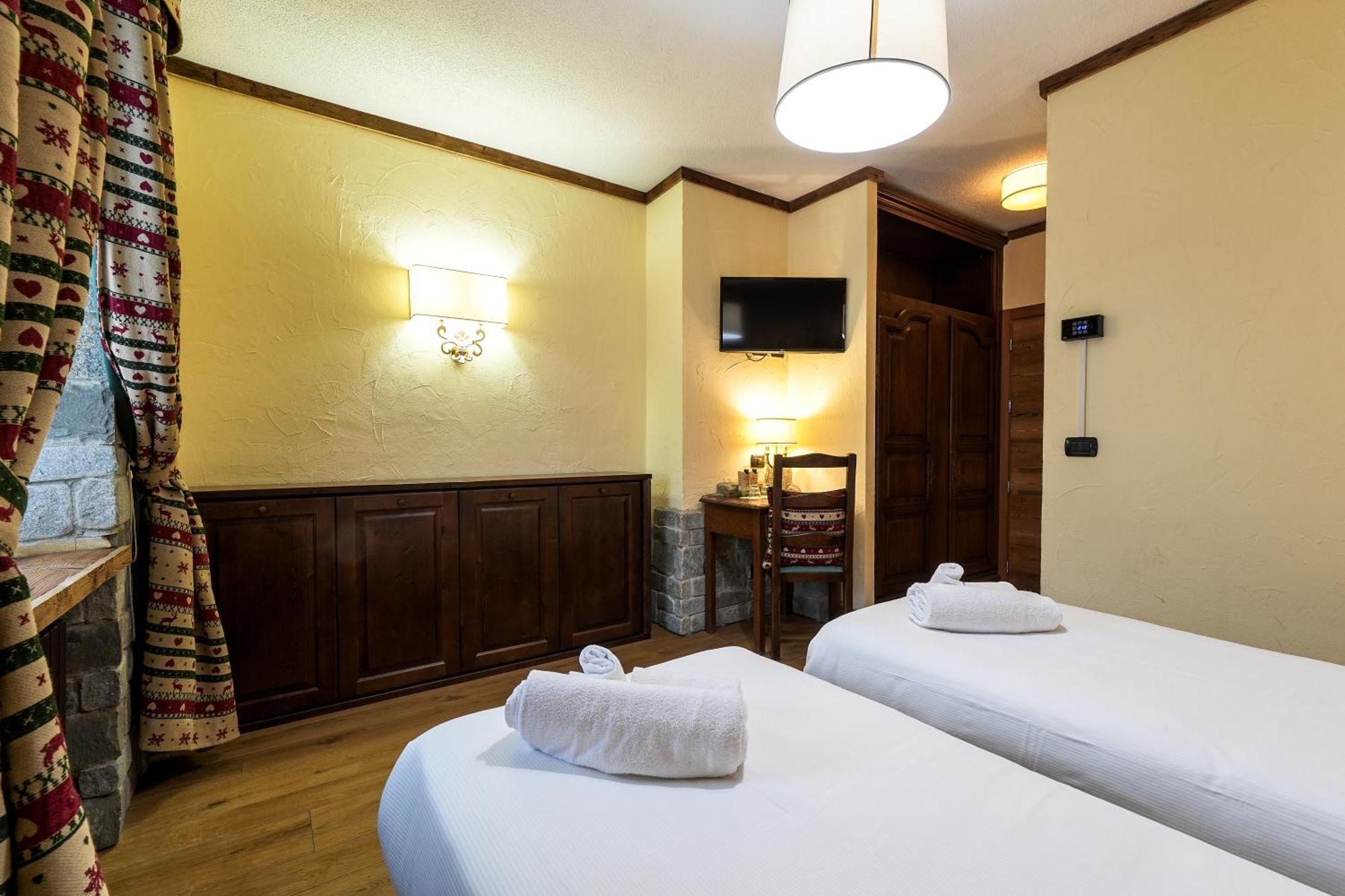 Habitación Doble con cama supletoria