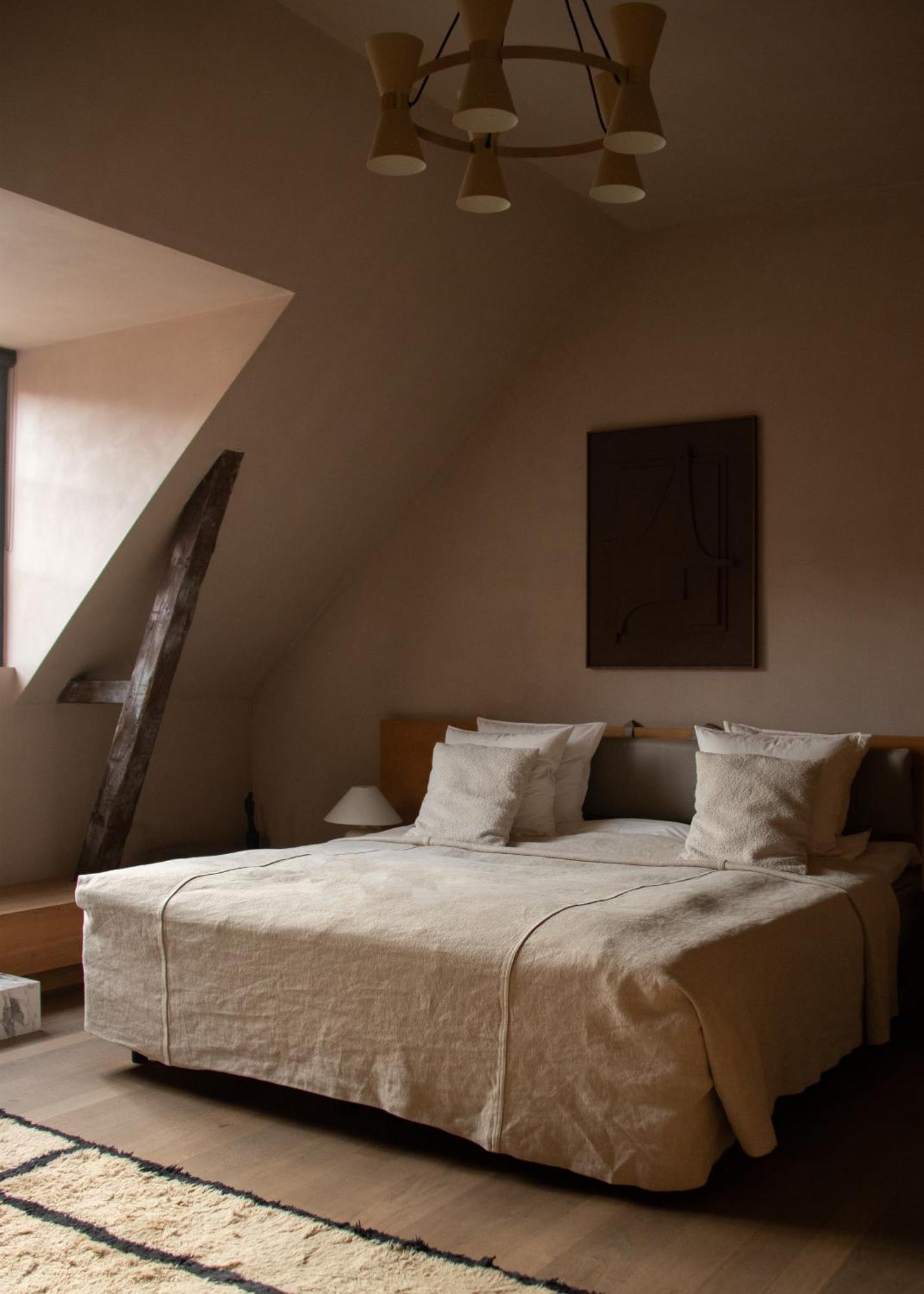Room 1 - Comfort Room,1743573124:JPEG