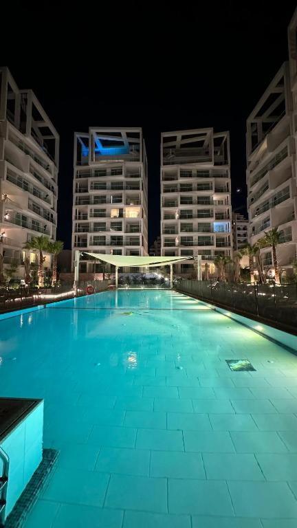 Queen Suite Pool View,1744289557:JPEG